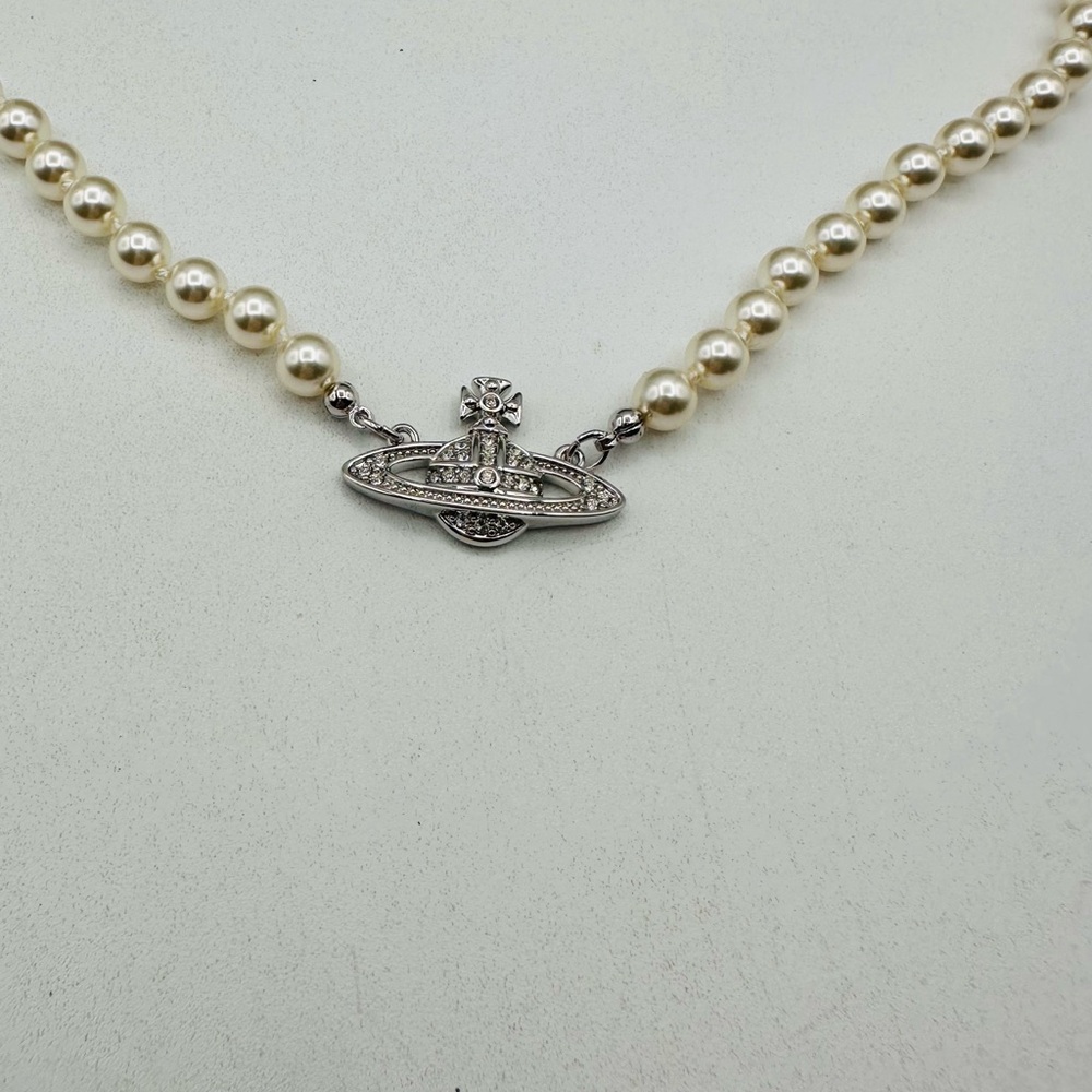 Vivienne Westwood Pearl Necklace - Picture 2 of 12